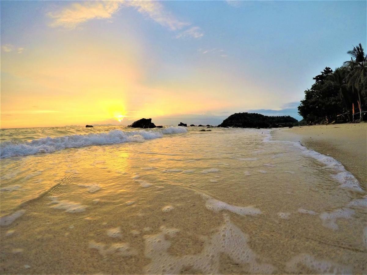 Koh Jum Coral Bay Resort Bagian luar foto