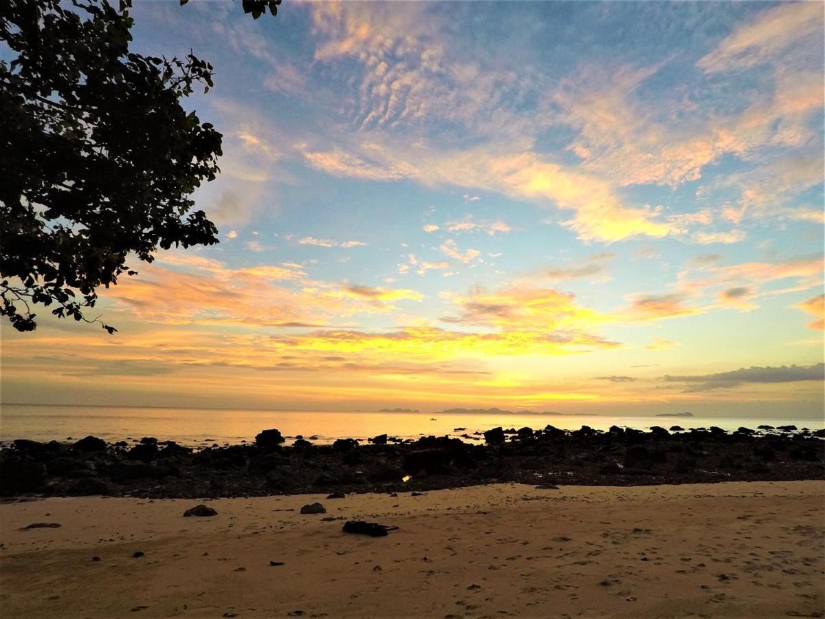 Koh Jum Coral Bay Resort Bagian luar foto